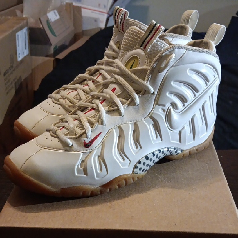 Nike Air Foamposite Pro (GS) Rare 2015 White Gucci Mens 6.5 Womens 8 EUC - Picture 2 of 10